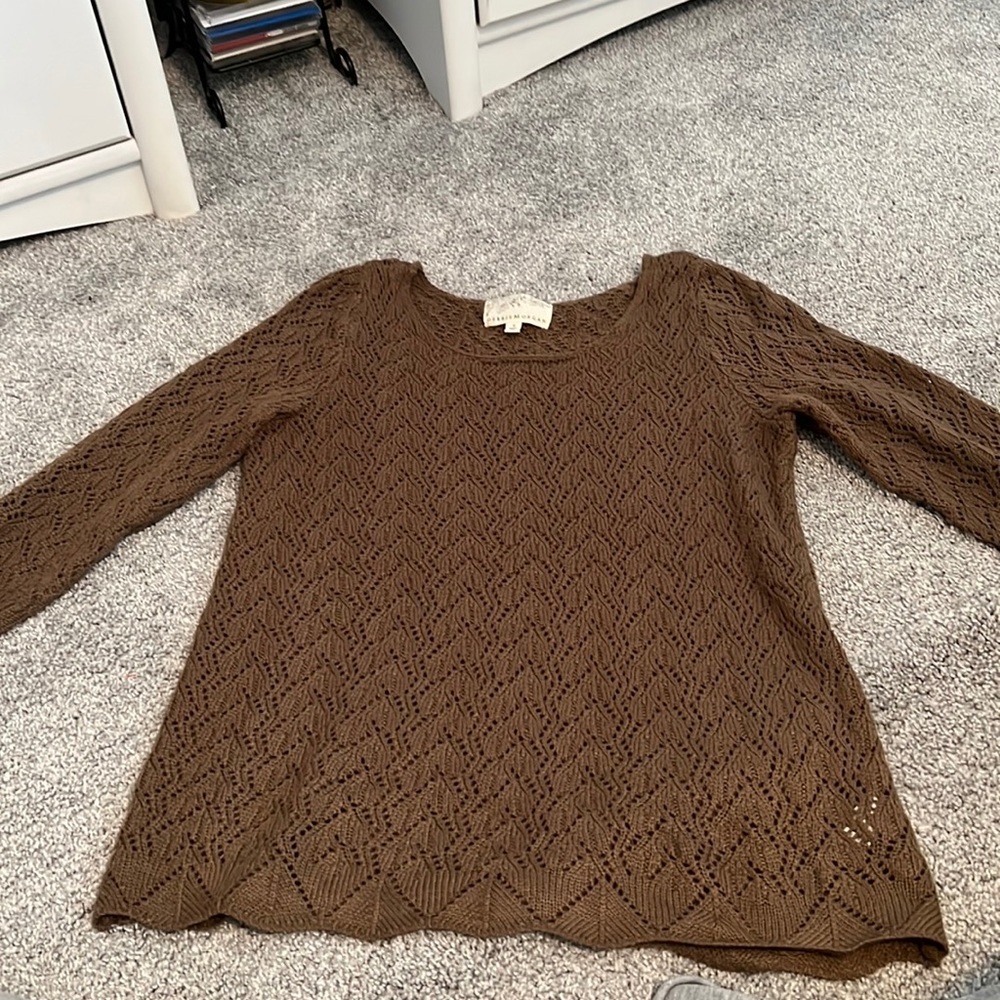 Lightweight brown casual sweater